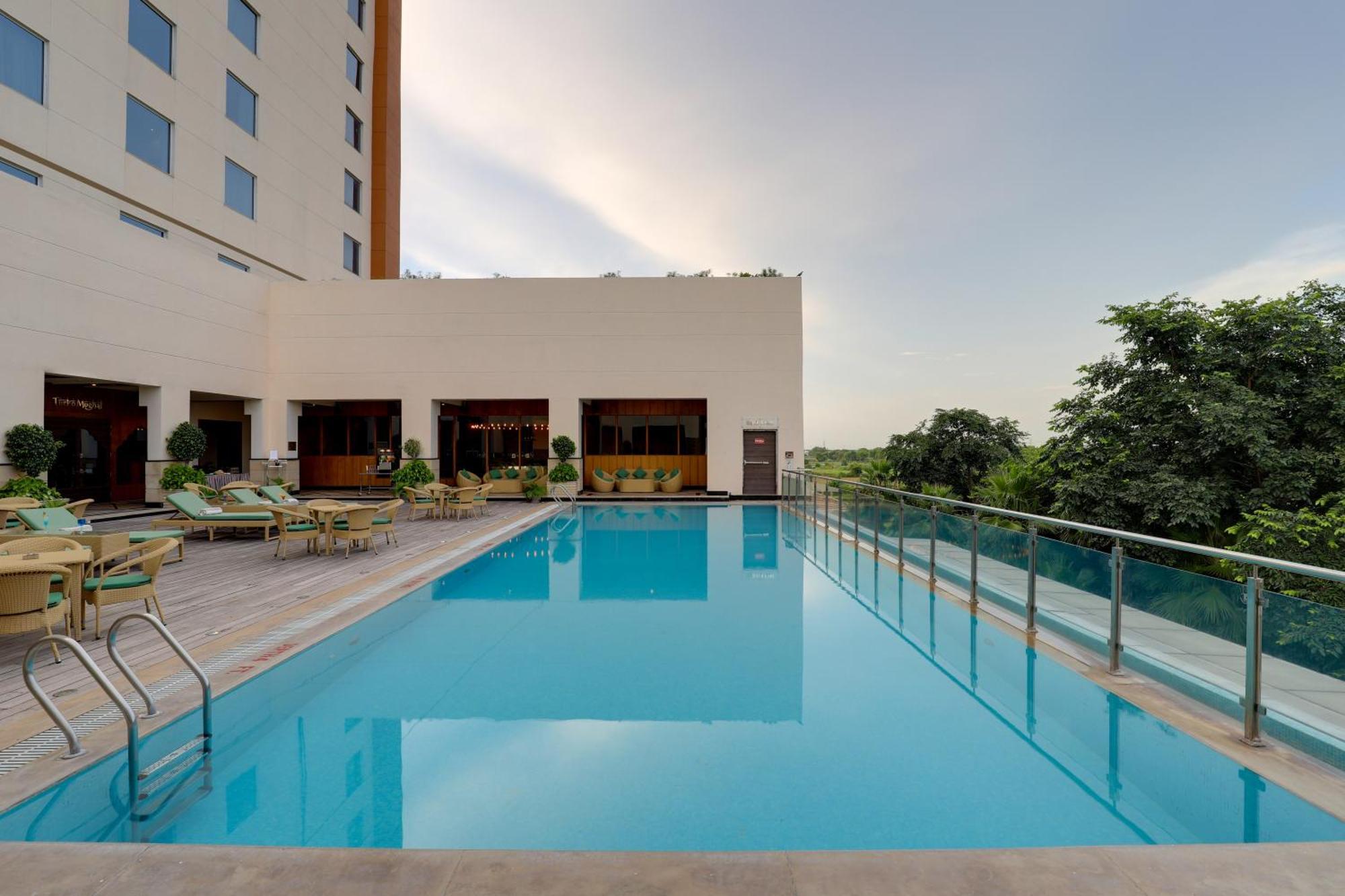 Saura Hotel, Agra - A Club Mahindra Associate Екстериор снимка