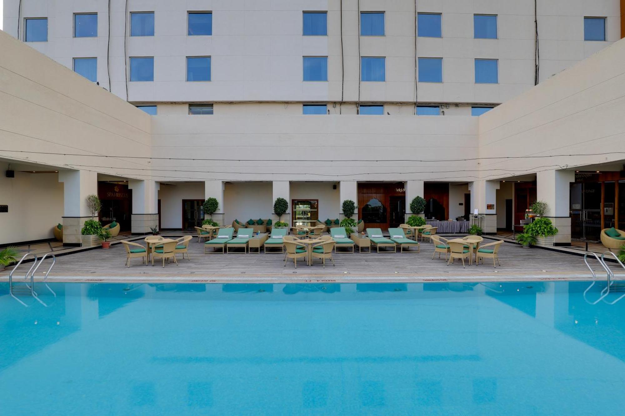 Saura Hotel, Agra - A Club Mahindra Associate Екстериор снимка
