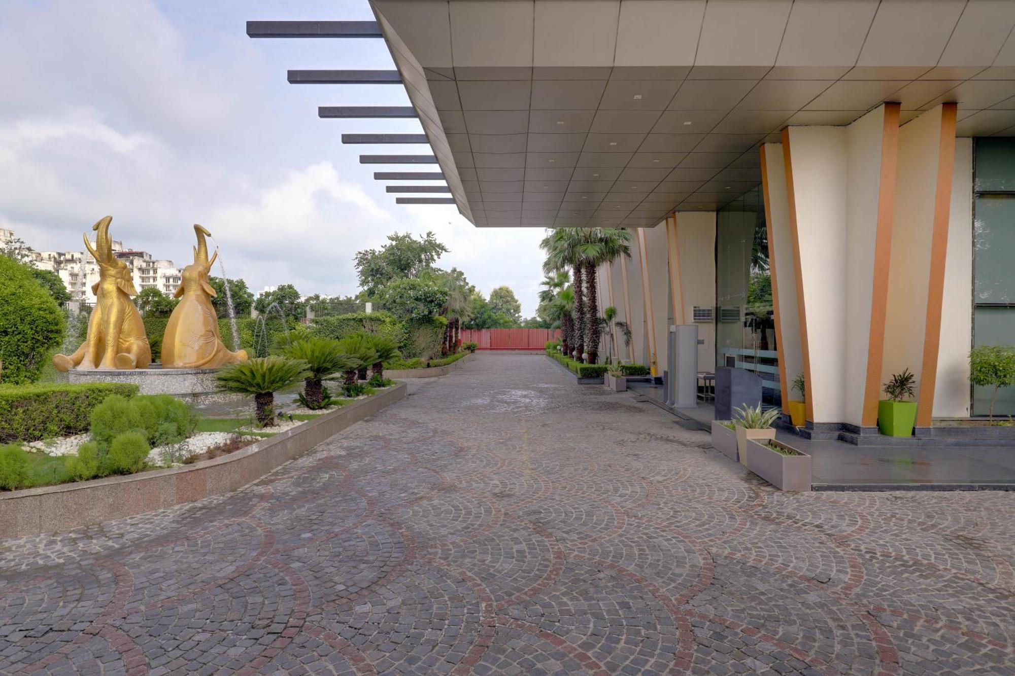 Saura Hotel, Agra - A Club Mahindra Associate Екстериор снимка