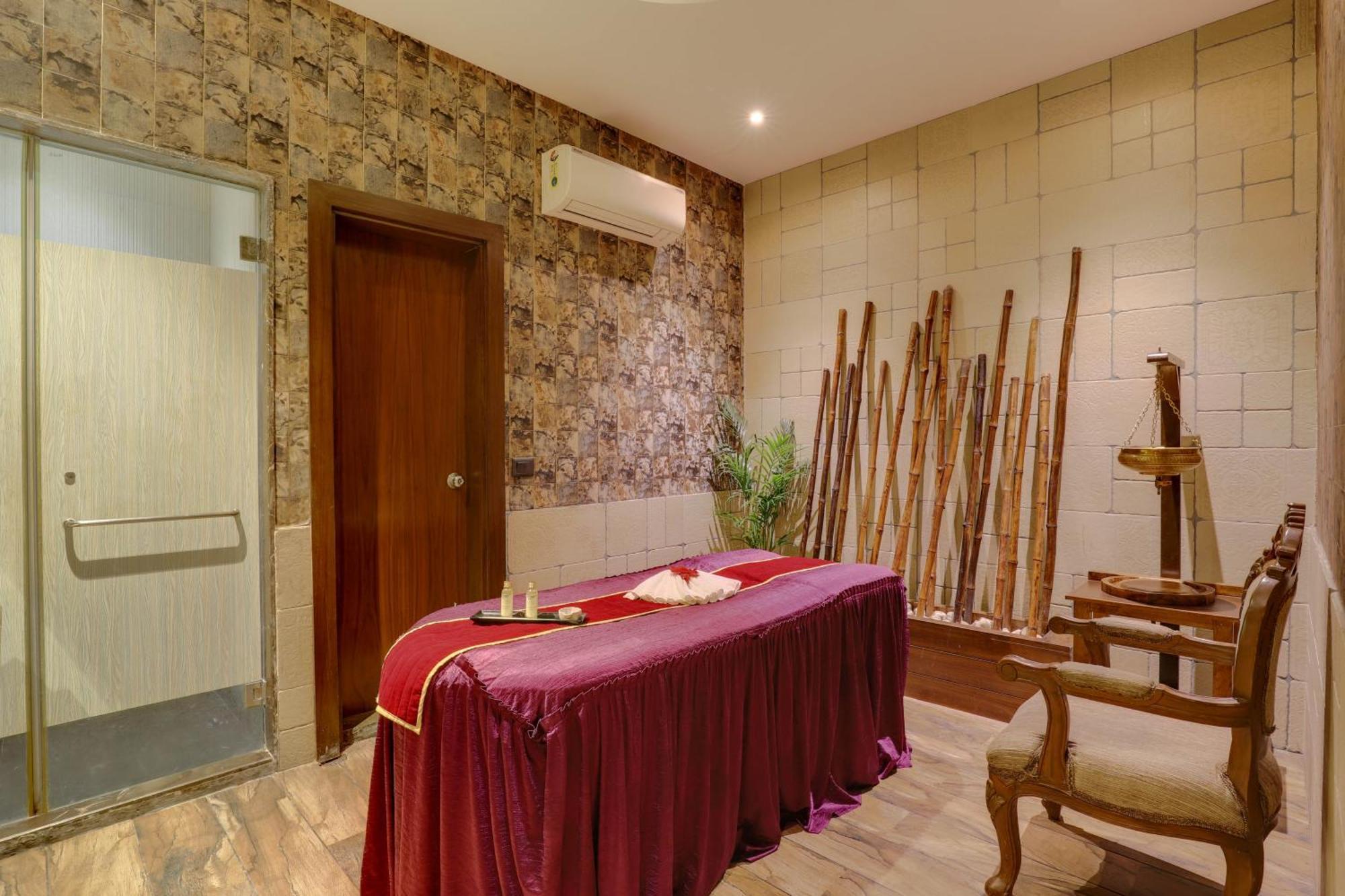 Saura Hotel, Agra - A Club Mahindra Associate Екстериор снимка